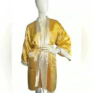 Kimono In Beige And White Silk Reversible One Size Kimono.  E28